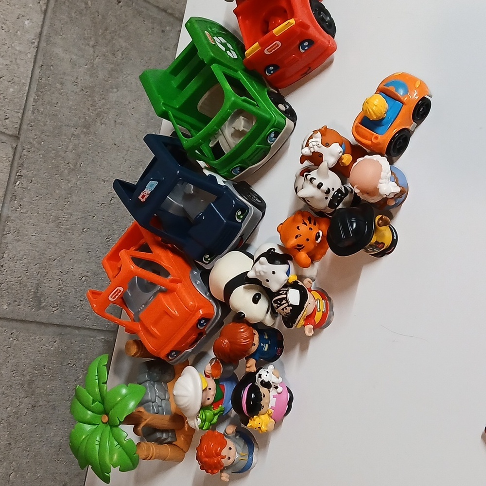Fisher Price Little People Lot 18 Figures And Pieces Mixed Replacements Vehicles - Picture 10 of 10
